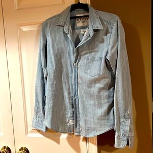 Frank & Eileen “Barry” denim shirt